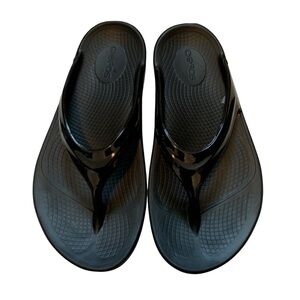 OOFOS Sandals Womens Size 6 Oolala Satin Thong Flip Flop Comfort Cushion Walking